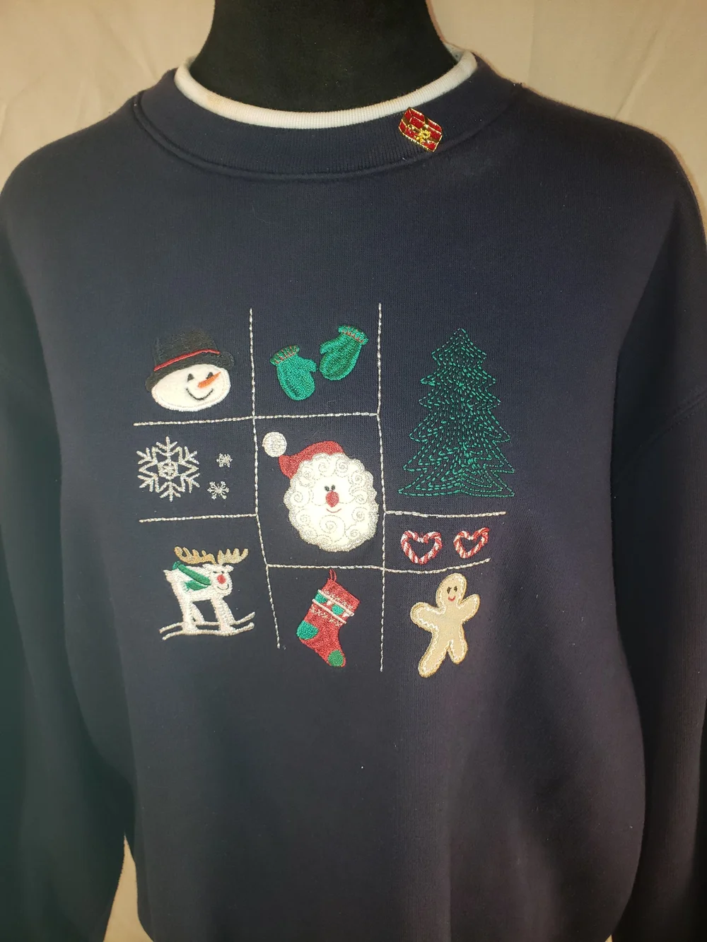 Women's Navy Holiday Embroidered Crewneck Sweater - L